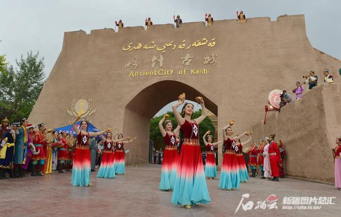 喀什古城开城仪式（资料图）。天山网-新疆日报记者 韩沁言摄